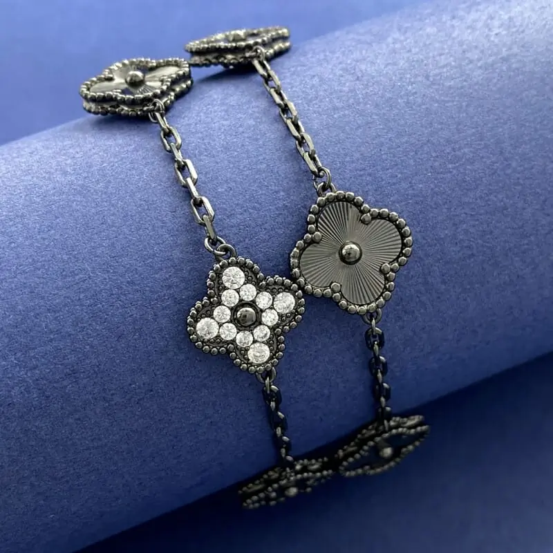 van cleef  arpels bracelets s_12060702